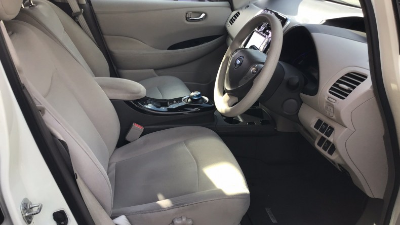 内装前方シート