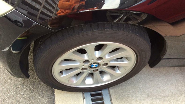 タイヤホイール前