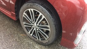 タイヤホイール前