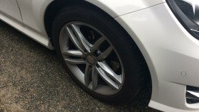 タイヤホイール前