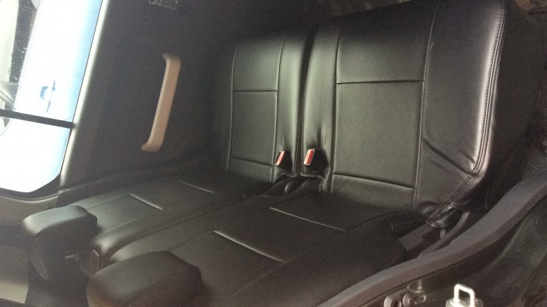 内装後方シート