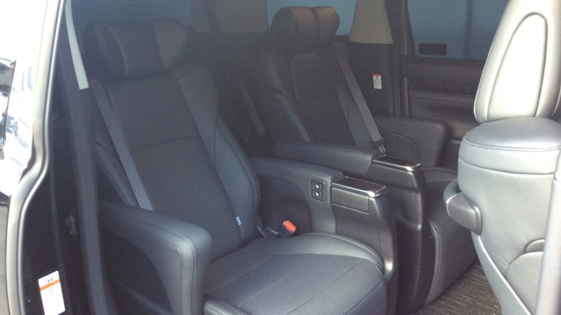 内装後方シート