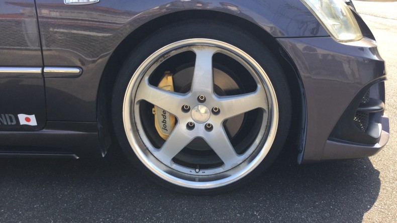 タイヤホイール前