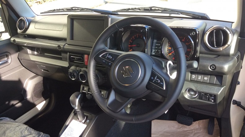 内装インパネ全体