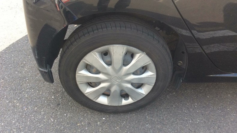 タイヤホイール前