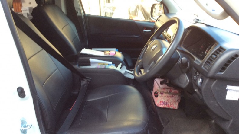 内装前方シート