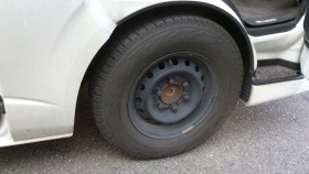 タイヤホイール前