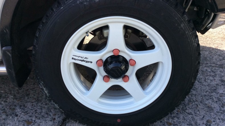 タイヤホイール前