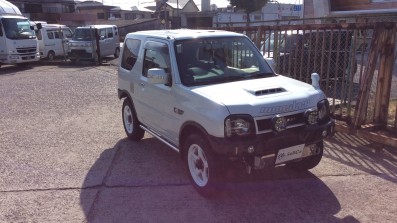 car_main_img