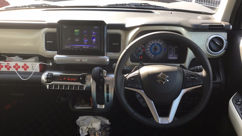 内装インパネ全体