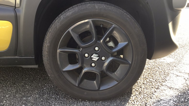 タイヤホイール前