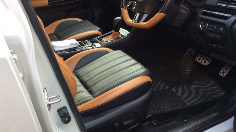 内装前方シート