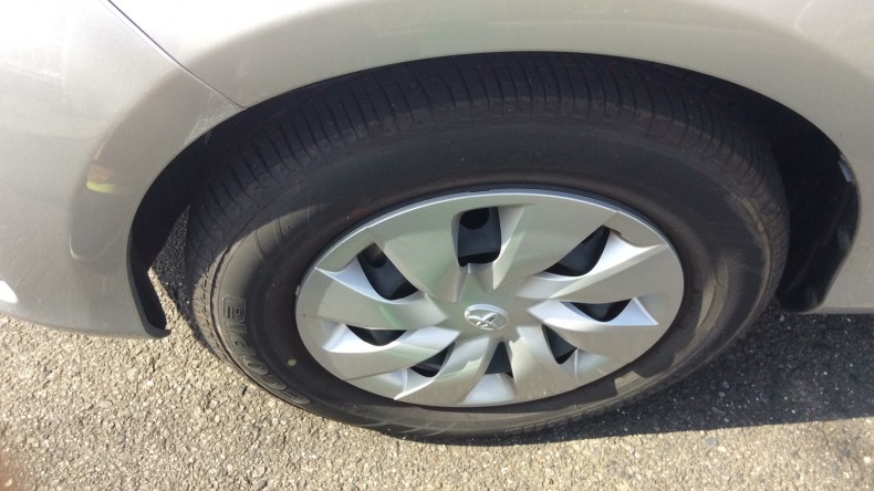 タイヤホイール前