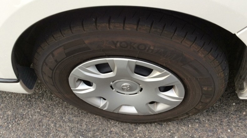 タイヤホイール前