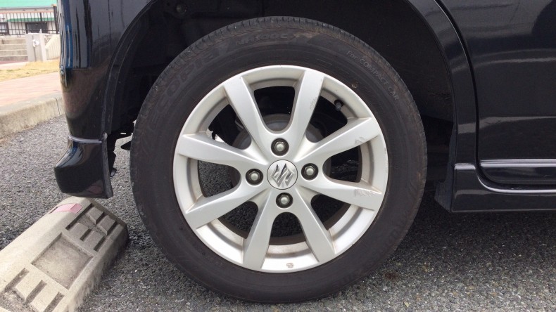 タイヤホイール前