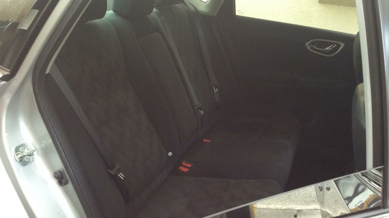 内装後方シート