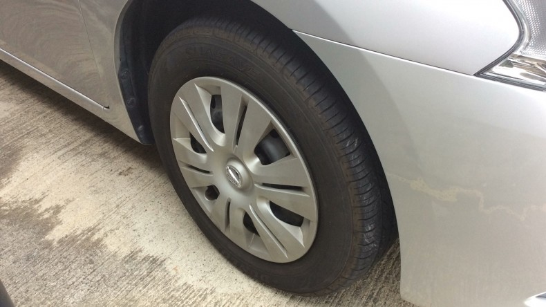 タイヤホイール前