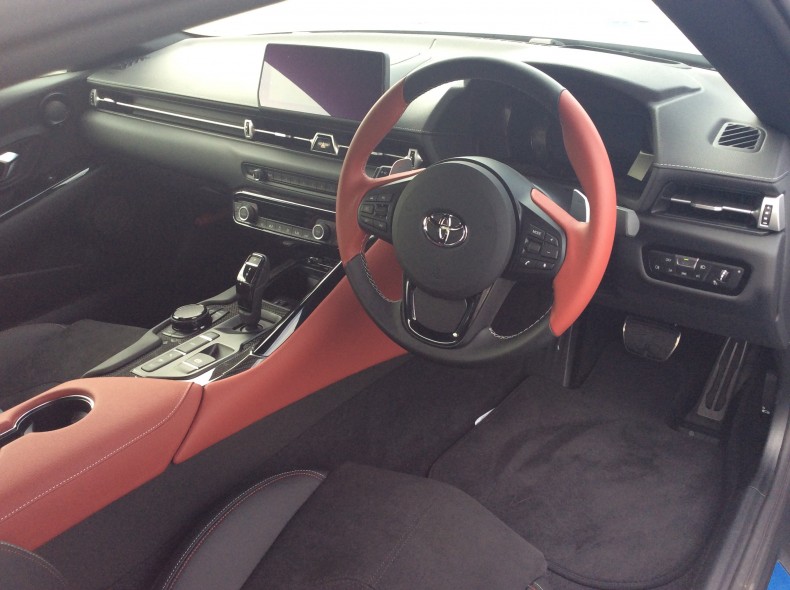 内装インパネ全体