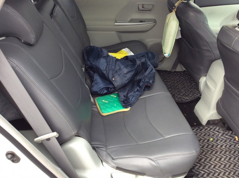 内装後方シート