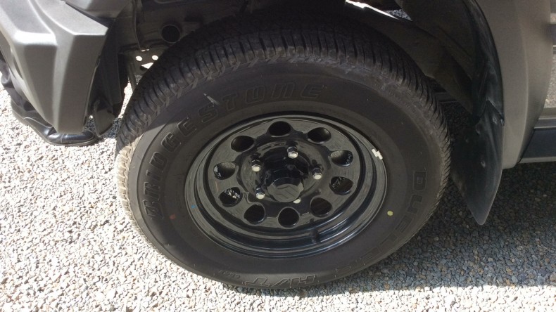 タイヤホイール前