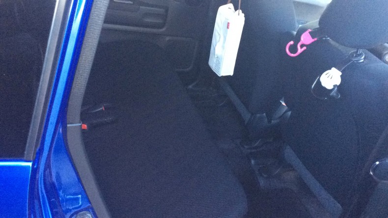 内装後方シート