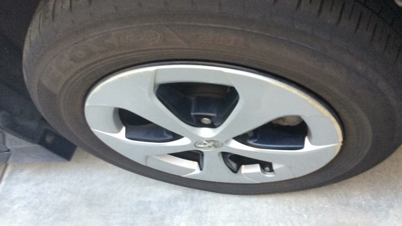 タイヤホイール前