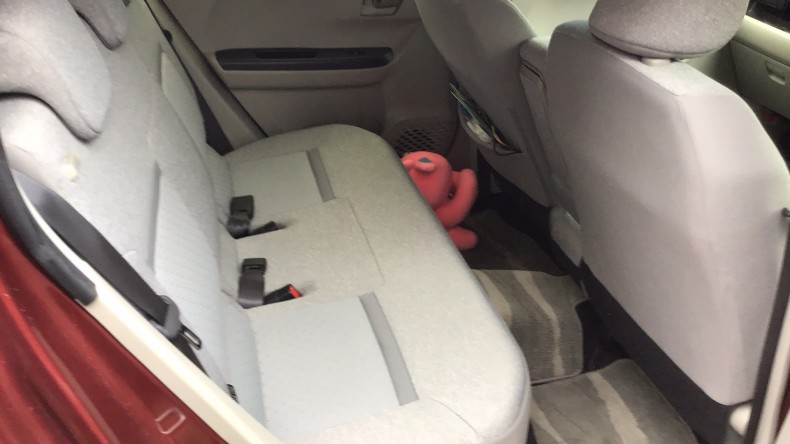 内装後方シート