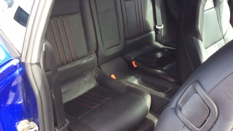 内装後方シート