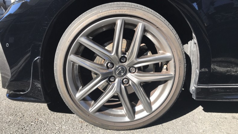 タイヤホイール前