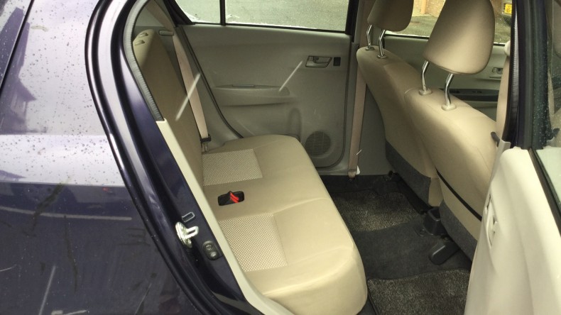 内装後方シート