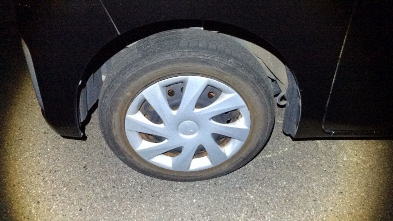 タイヤホイール前