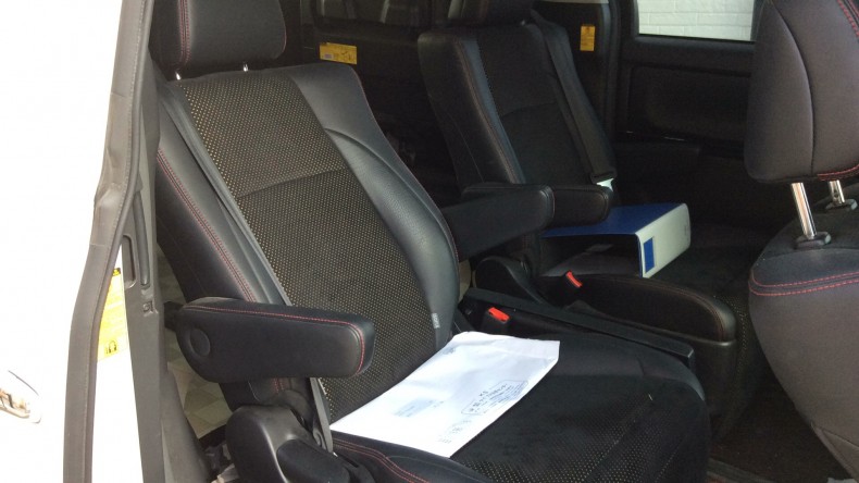 内装後方シート