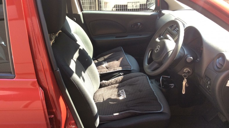 内装前方シート