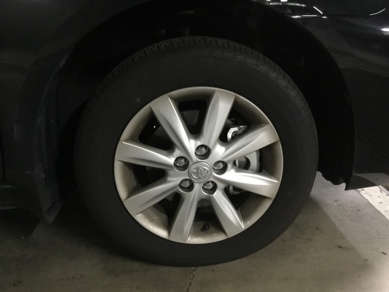 タイヤホイール前