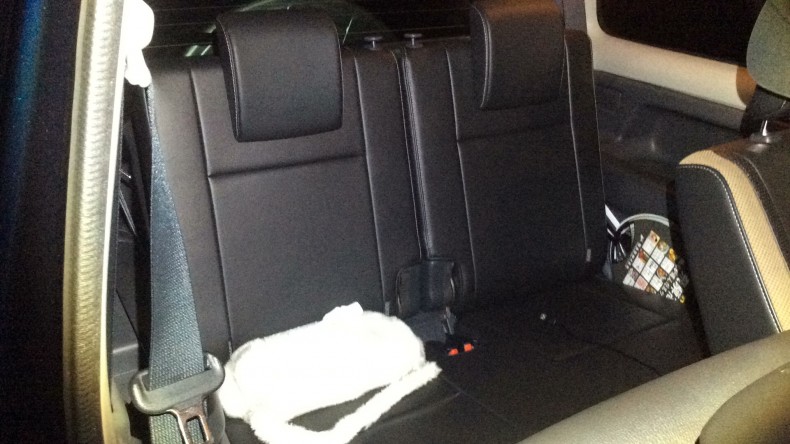 内装後方シート