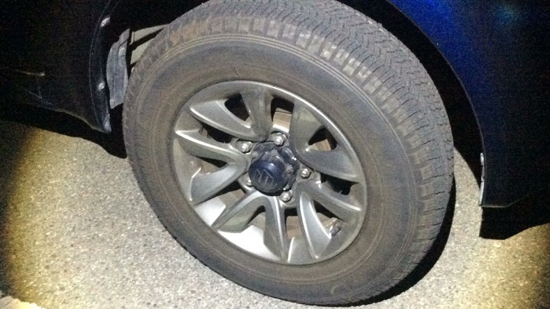 タイヤホイール前