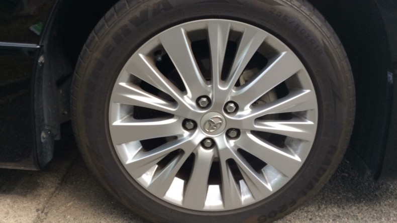 タイヤホイール前