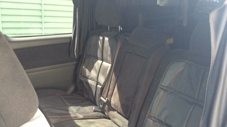 内装後方シート