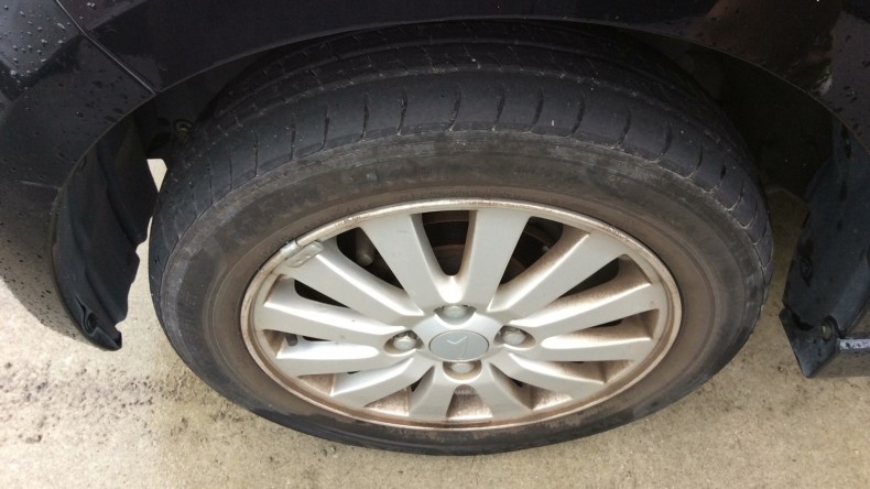 タイヤホイール前