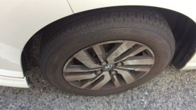 タイヤホイール前