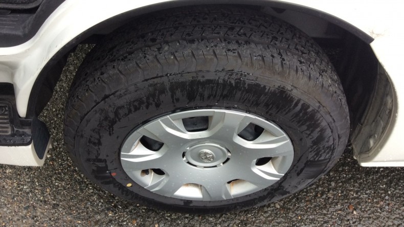 タイヤホイール前