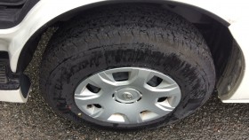 タイヤホイール前