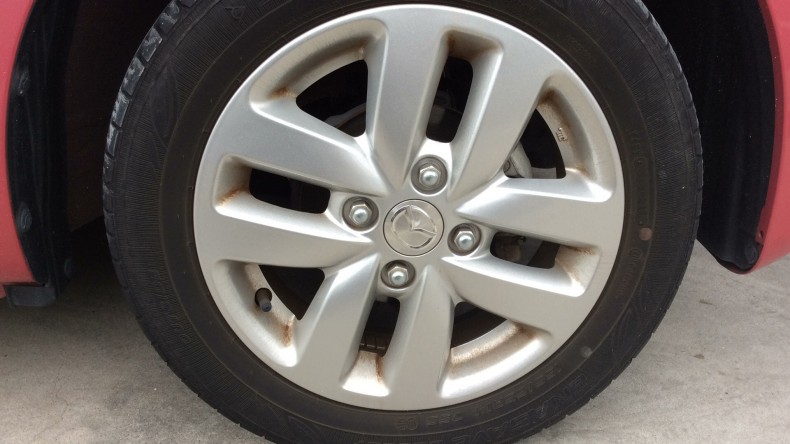 タイヤホイール前