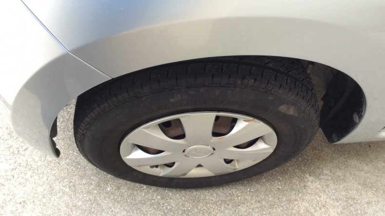 タイヤホイール前