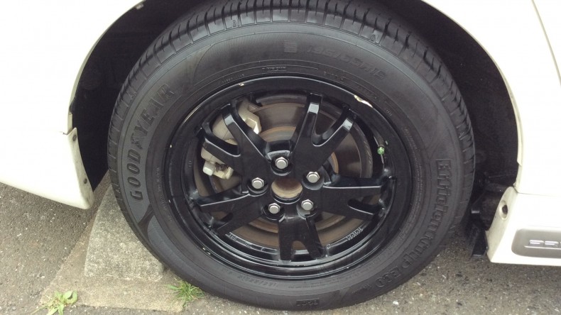 タイヤホイール前