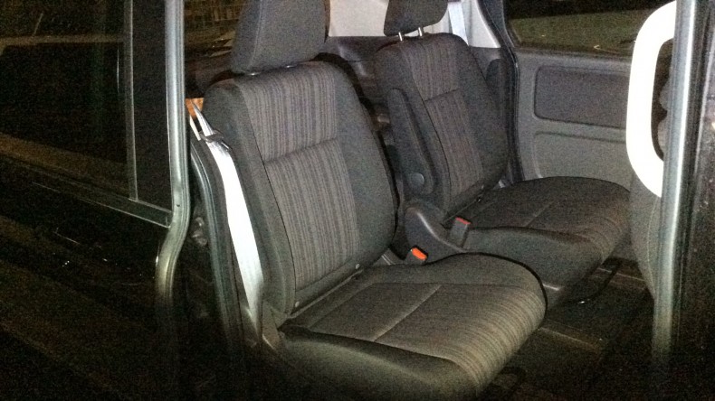 内装後方シート