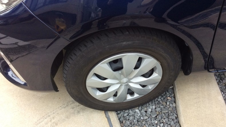 タイヤホイール前