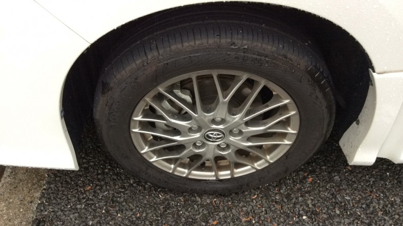 タイヤホイール前