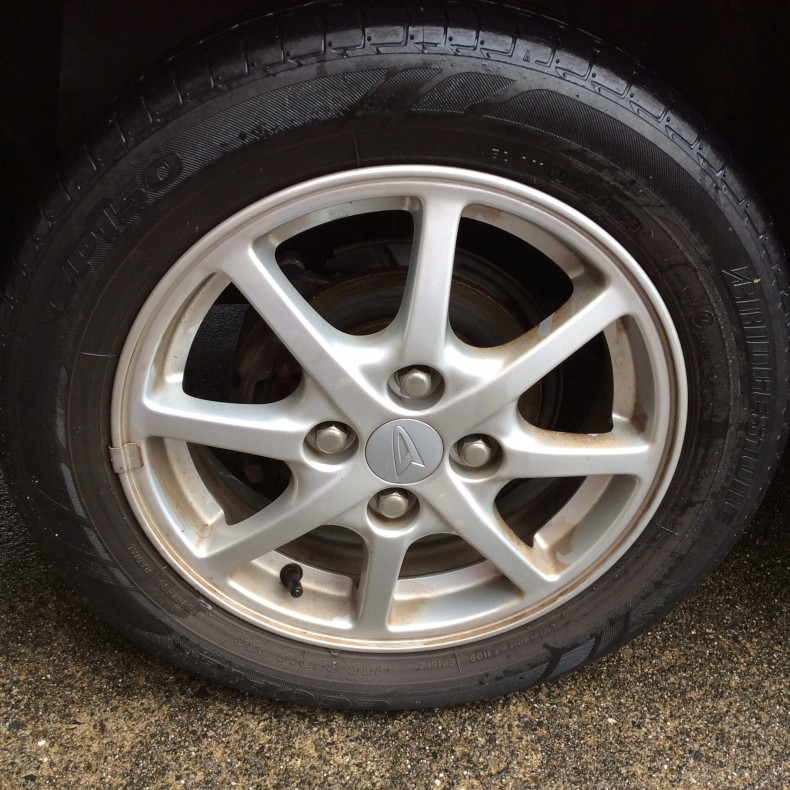 タイヤホイール前