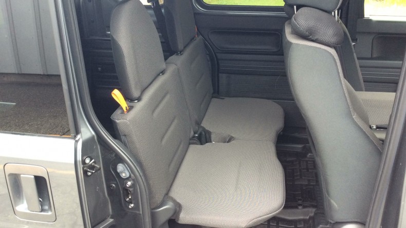 内装後方シート